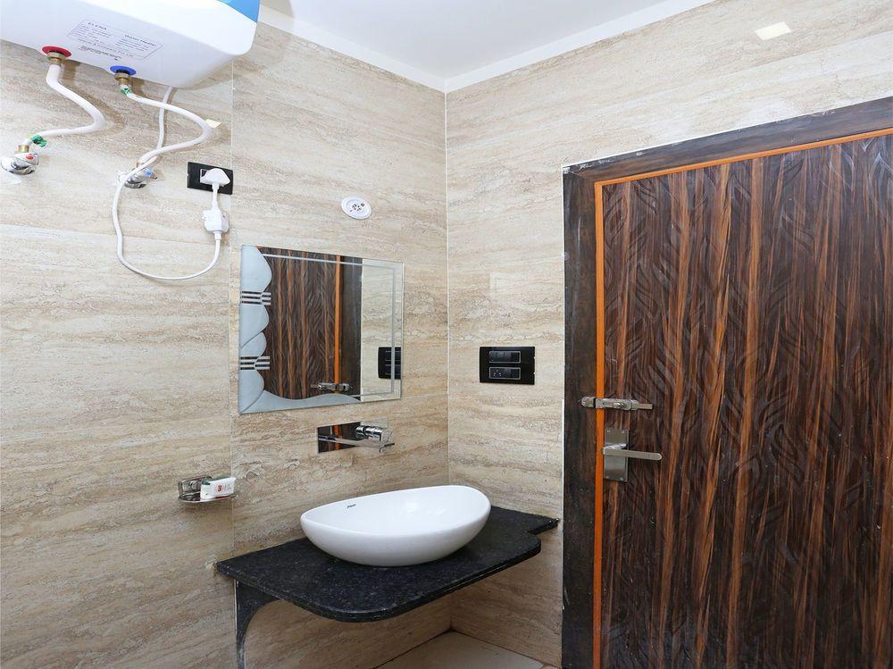 Oyo 10842 Hotel Anjali Mahal 