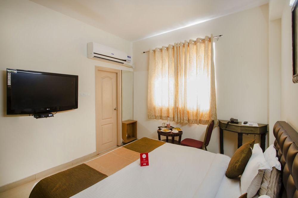 Oyo 11396 Hotel Cyprus Inn 