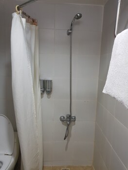 Arangel Farm Villas Bathroom Shower