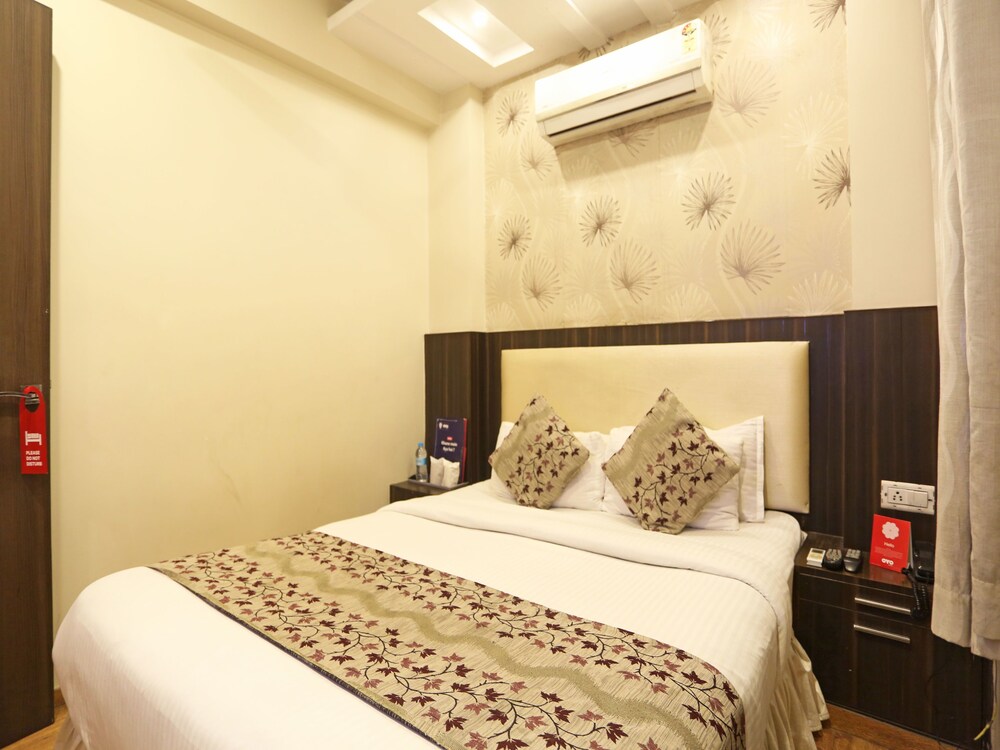 Oyo 1807 Hotel Platinum Inn Guestroom