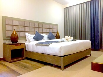 Rangers Hotel Guestroom