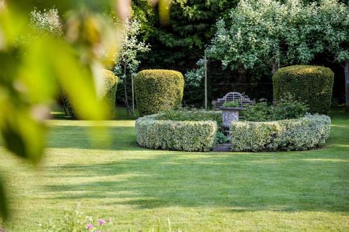 Vicarage House & Pool House 