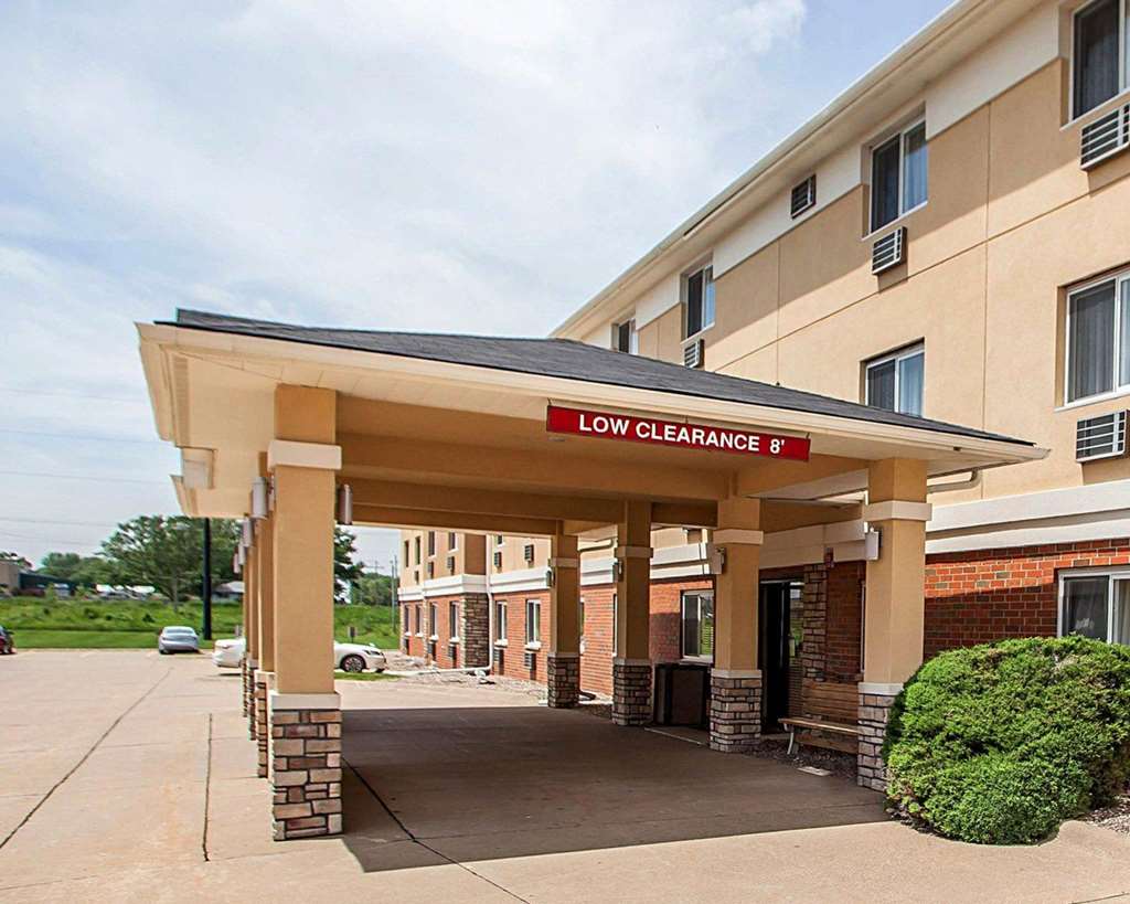 Quality Inn & Suites Davenport near I 80 - photo 3