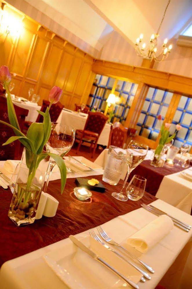 Glen Yr Afon House Hotel 