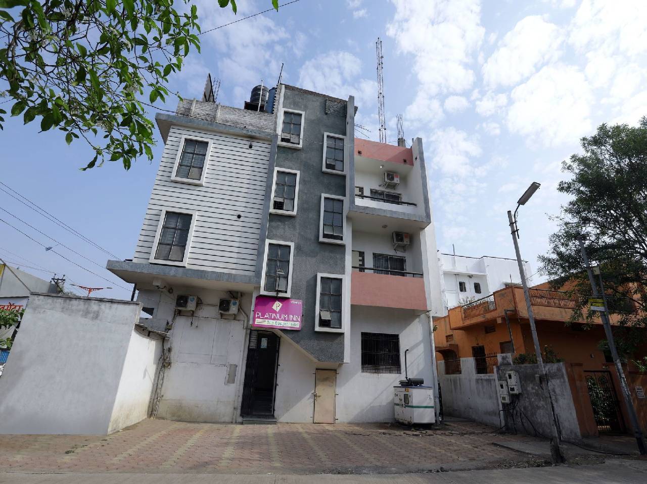 Oyo 10507 Hotel Platinum 