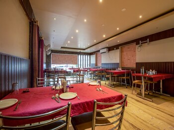 Oyo 4822 Hotel Pratap Residency (اویو ۴۸۲۲ هتل پراتاپ رسیدنكی) Dining
