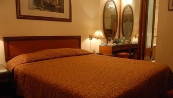 Royal Inn Guestroom