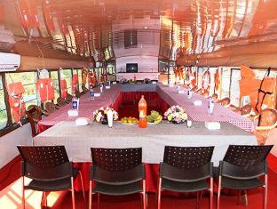 Indraprastham Houseboat 