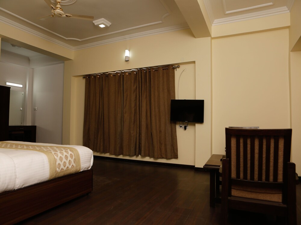 Oyo 11490 Hotel Royal Hill In-Room Amenity