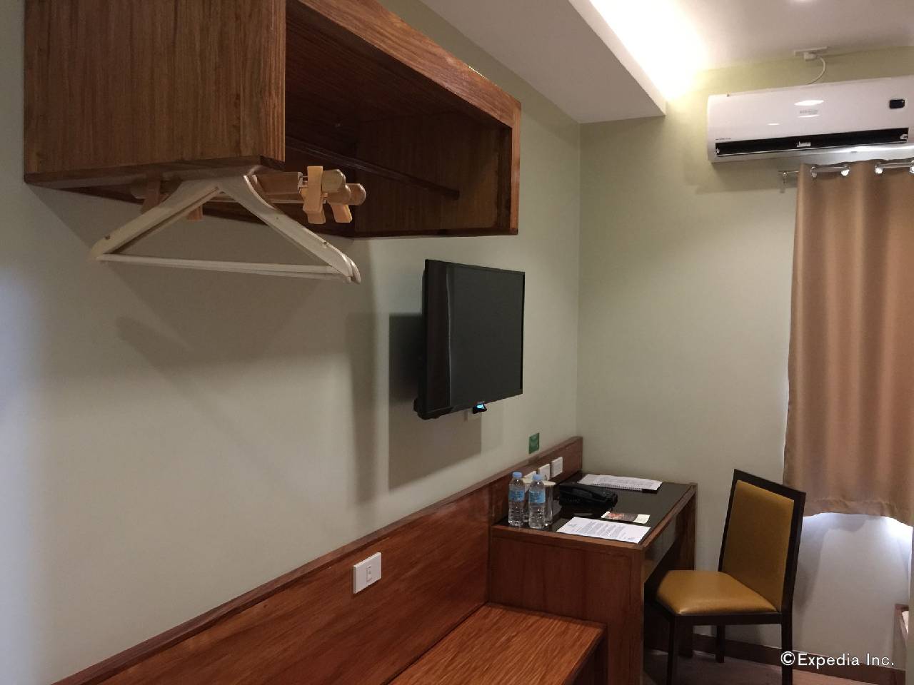 Coron Soleil Express Hotel (كورون سولیل اکسپرس هتل) 