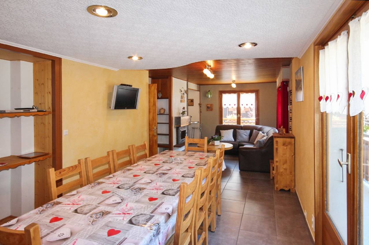 Cozy Apartment With Stunning Mountain Views In The Rhône Al 