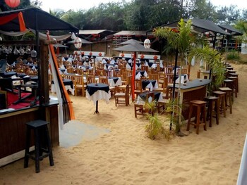 Boaty's Beach Cottages Outdoor Dining