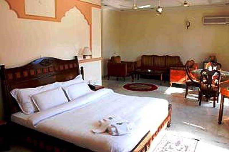 Vasundhara Palace Room