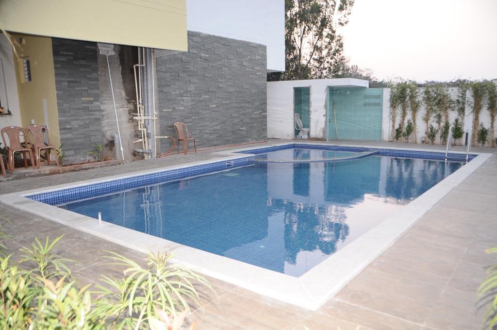Hotel Emeralddove 