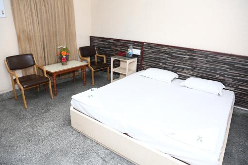 Chitra Lodge 