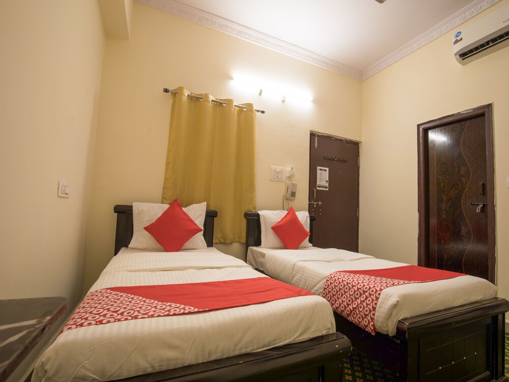 Oyo 13162 Swiss Legrand Guestroom