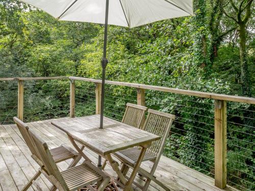 8 Streamside Looe 