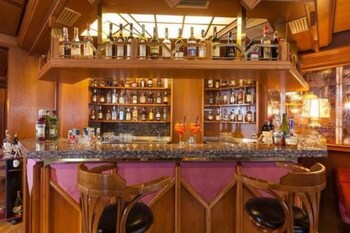 Hotel Splendid (هتل اسپلندید) Hotel Bar
