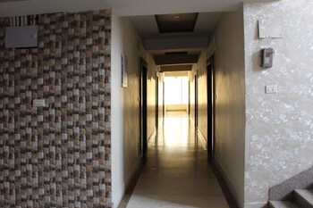 Oyo 4454 B&b Hotel Hotel Interior