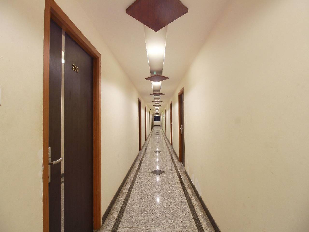 Oyo 11489 Pkn Classic Regency 