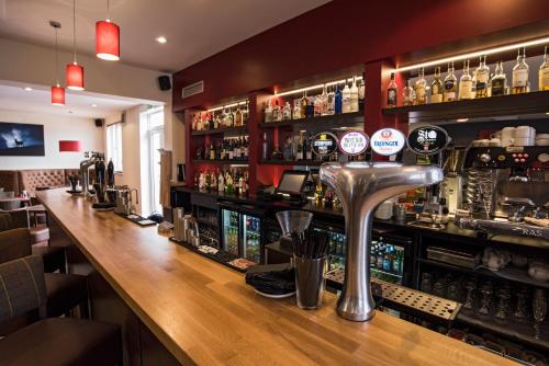 Douglas Arms Hotel 