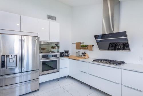Villa Artemis Close To The Rio Hotel And The Strip (ویلا آرتمیس كلوس تو  ریو هتل اند  استریپ) 