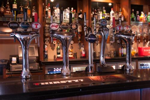 The Fullarton Park Hotel 