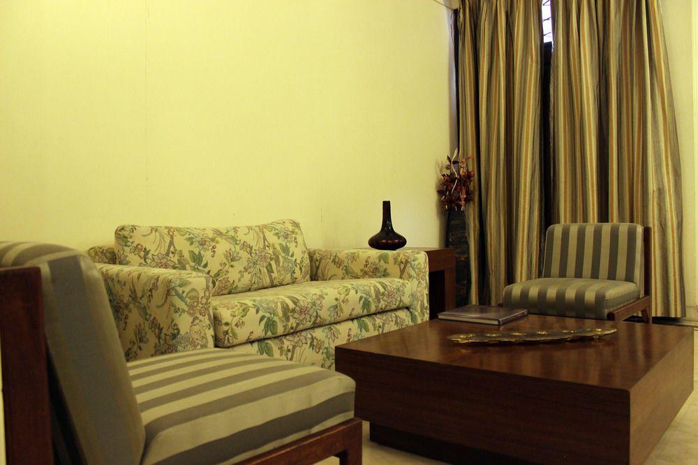Oyo 610 Hotel Residence Phase 3 