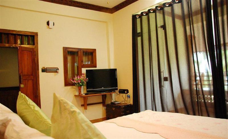 Kovalam Beach Hotel General view