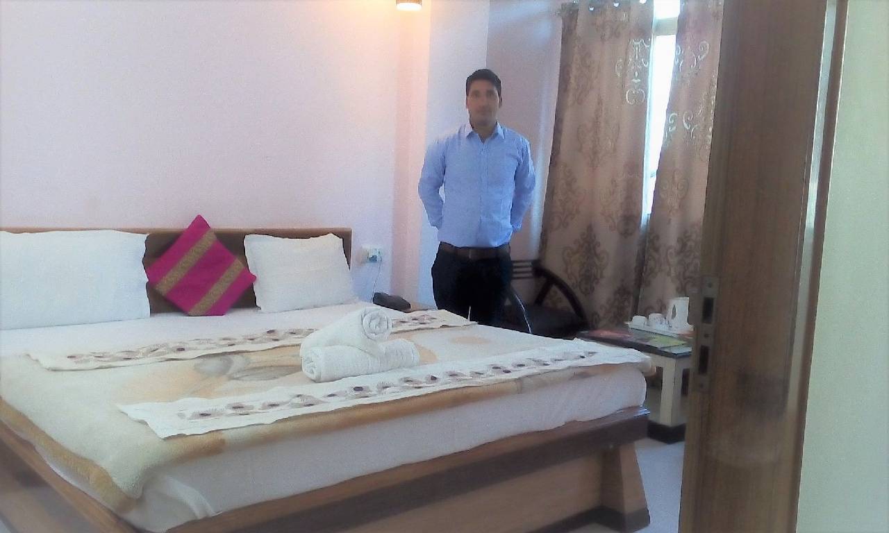 Hotel Ganesha Inn 