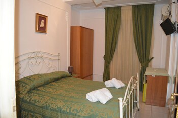 Hotel Ristorante Pizzeria Le Voilier Guestroom