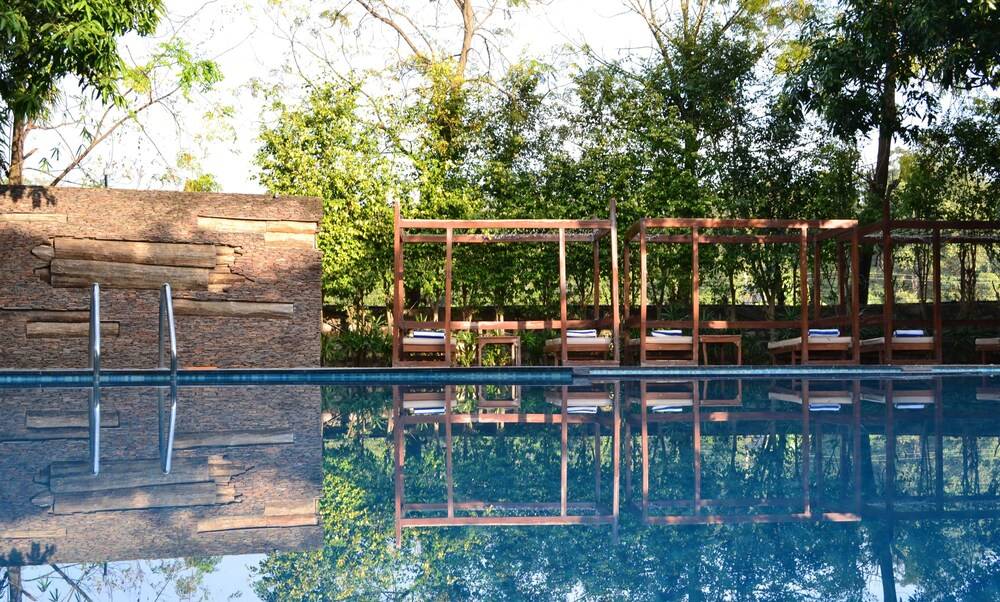 Iris Resort And Spa Pool