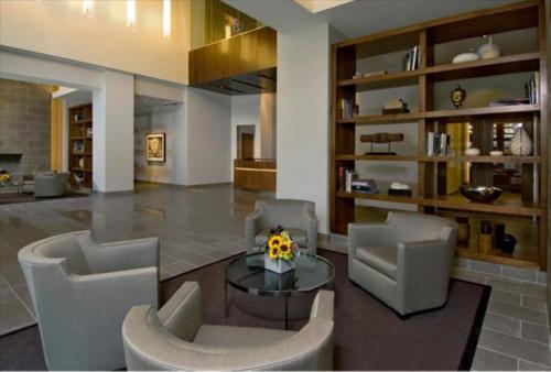Bluebird Suites At Boston's Theatre District 
