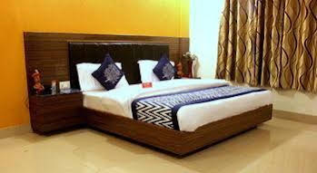 Oyo Rooms Mussoorie Library 