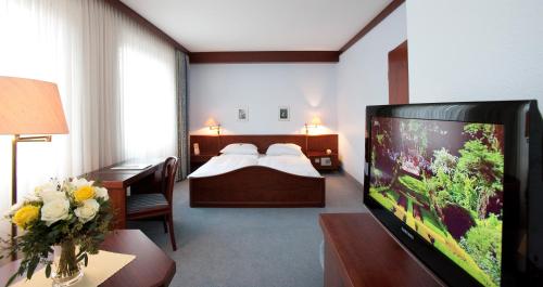 Leine Hotel (لین هتل) 