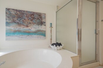 Luxurious 6br 7min To Las Vegas Strip Bathroom Shower