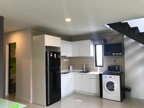 Family Duplex Condo@sunway (فامیلی دوپلکس كوندو@سونوی) 