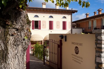 Barchi Resort Courtyard View