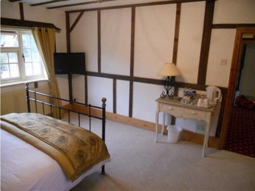 Woodleys Farm House 