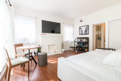 Boho Chic Sunny West Hollywood Enclave 