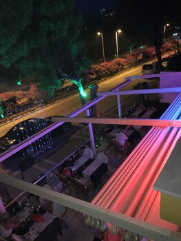 Twenty One Hotel Restaurant