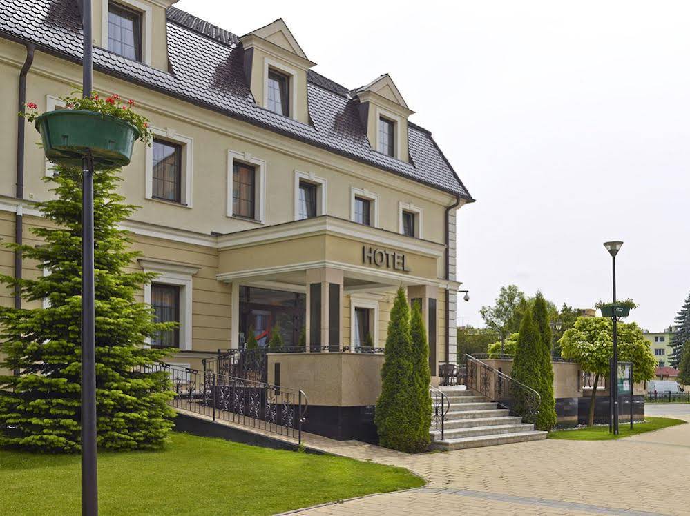Hotel Stefanik (هتل استفانیك) 