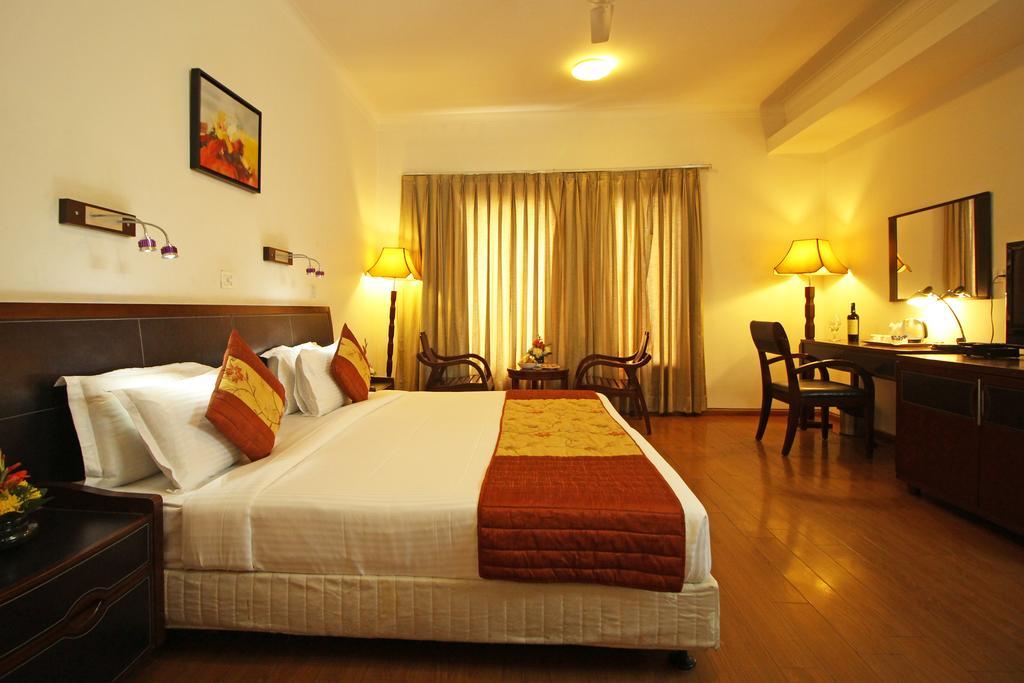 Mint Sarojville Suites 