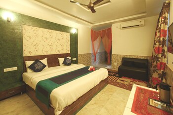 Oyo 1397 Rana Villa Guestroom