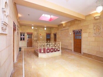 Oyo 1402 Hotel Prithvi Hallway