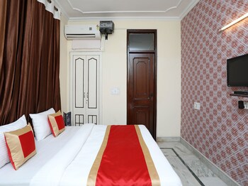 Oyo 9916 Hotel Bhoomik Villas Guestroom