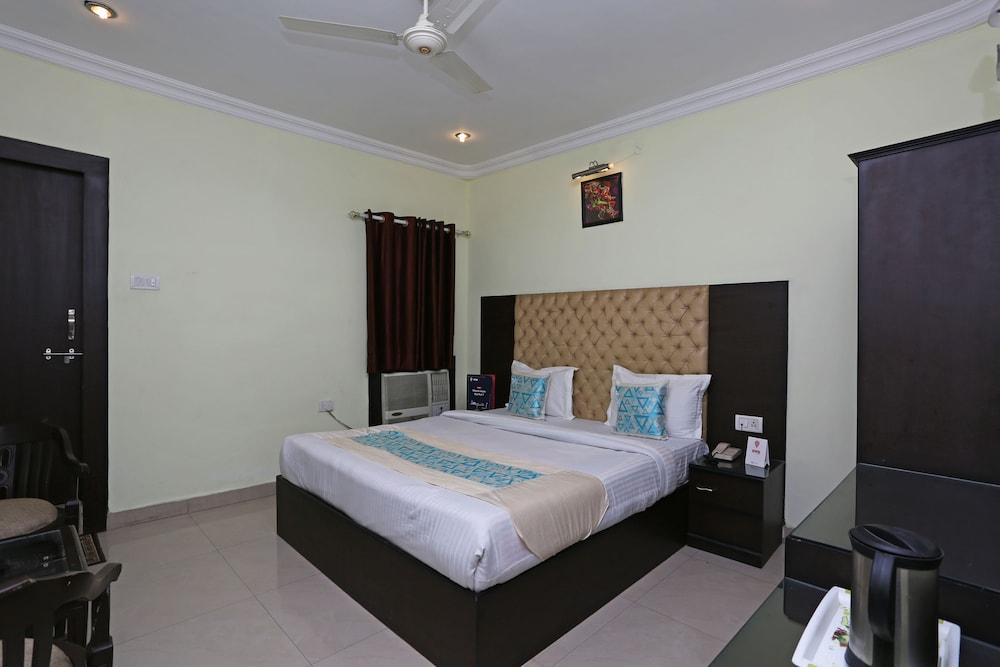 Oyo 8909 Hotel Grand 