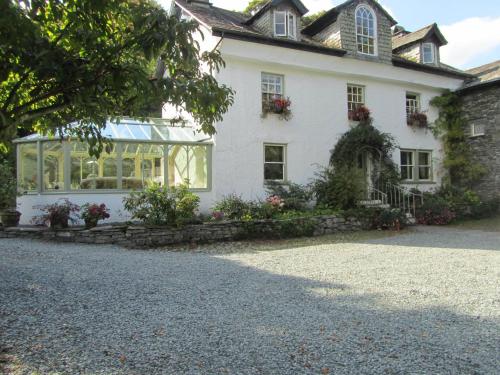 Walker Ground Manor 