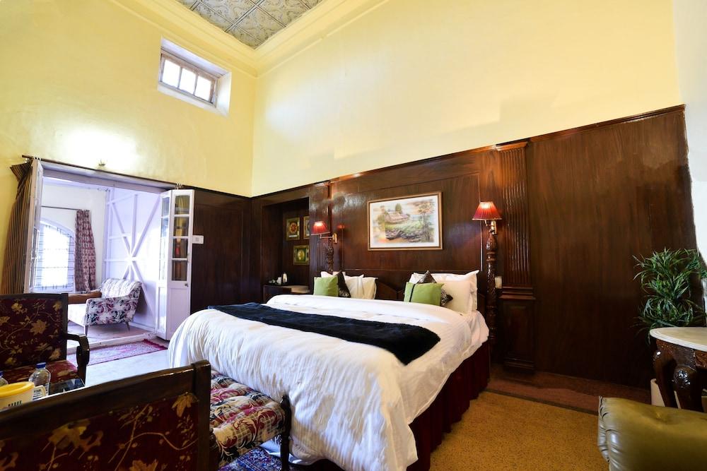 Hotel Mussoorie Club 