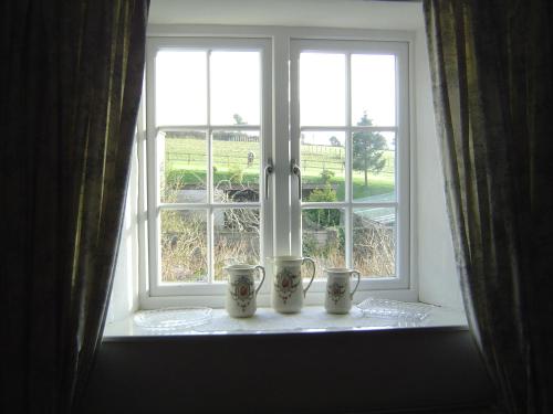 Holdstrong Farmhouse 